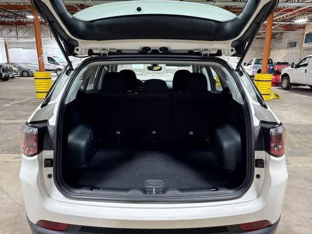 Thumbnail: 2021 Jeep Compass - 11