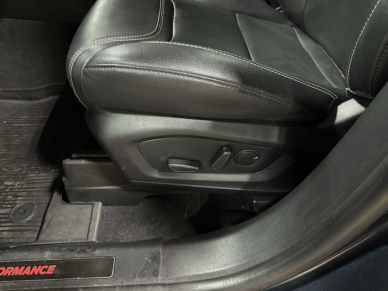 Thumbnail: 2022 Ford Explorer - 25