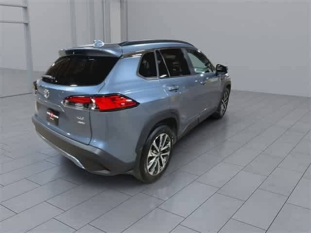 2024 Toyota Corolla Cross XLE 8