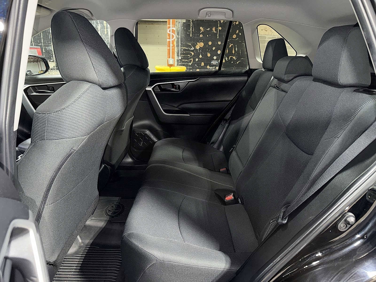 Thumbnail: 2023 Toyota RAV4 - 17