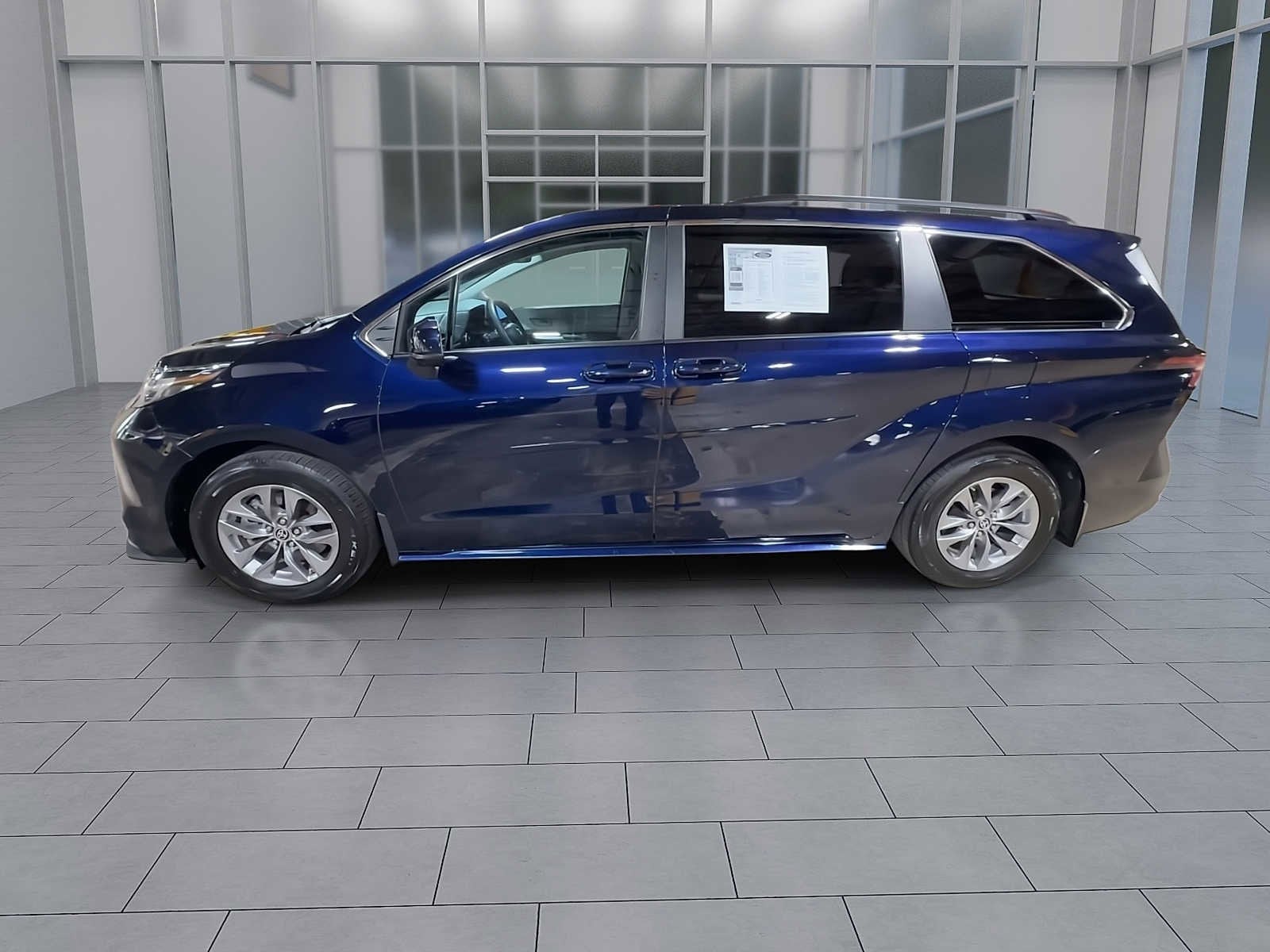 Thumbnail: 2023 Toyota Sienna - 5