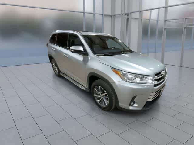 Thumbnail: 2017 Toyota Highlander - 2