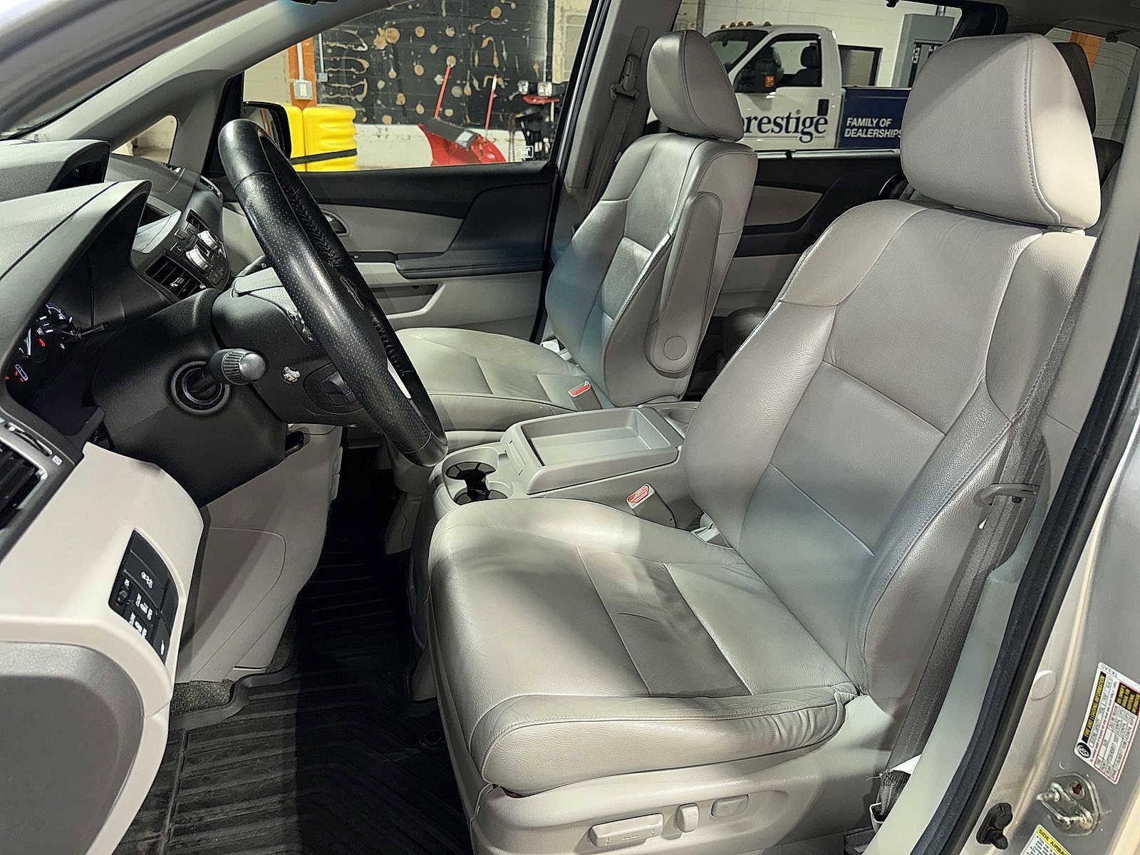 Thumbnail: 2012 Honda Odyssey - 15