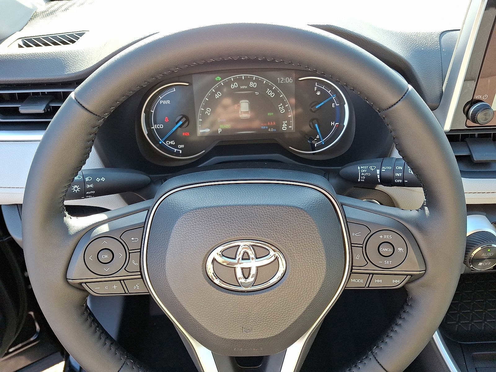 Thumbnail: 2025 Toyota RAV4 - 15