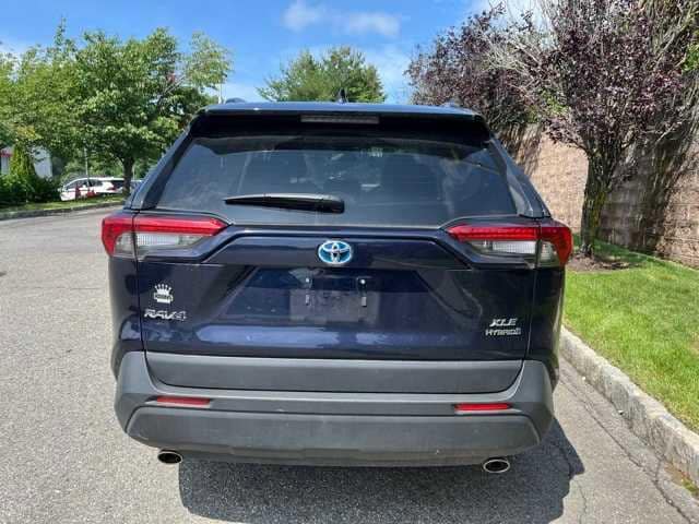 2024 Toyota RAV4 XLE 5