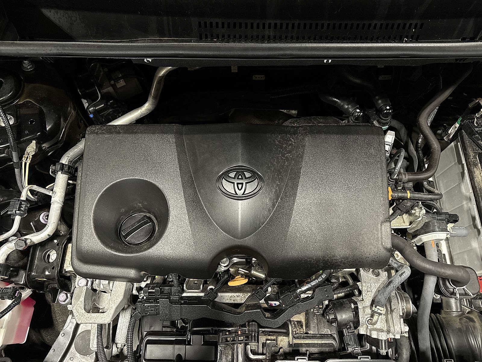 Thumbnail: 2022 Toyota RAV4 - 12