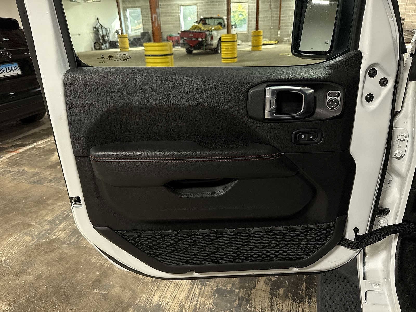 Thumbnail: 2021 Jeep Wrangler - 28