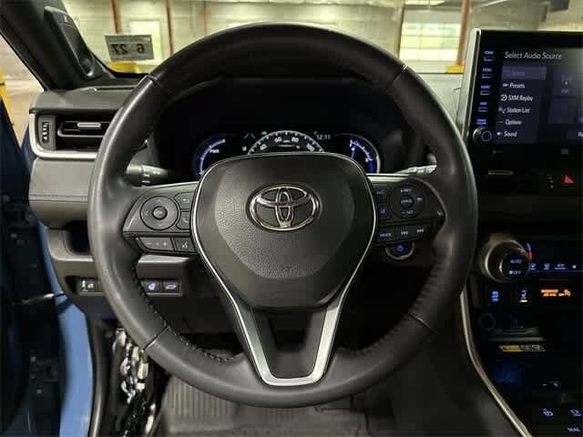 Thumbnail: 2022 Toyota RAV4 - 17