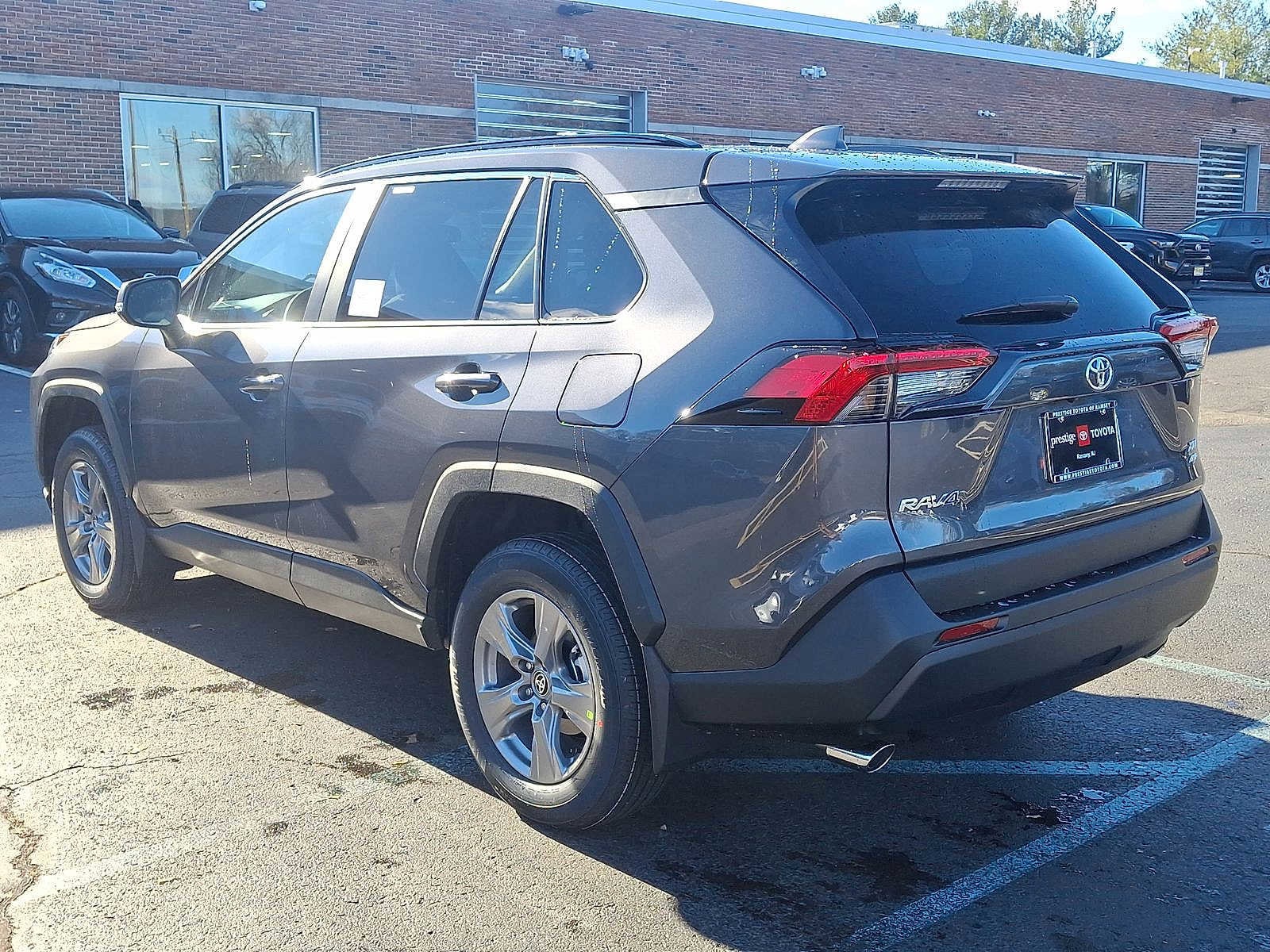 Thumbnail: 2025 Toyota RAV4 - 17