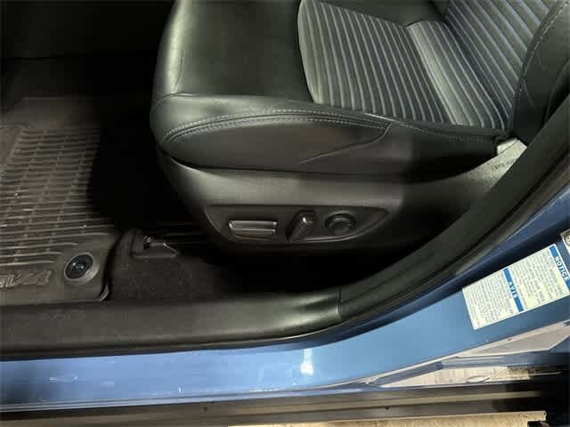 Thumbnail: 2022 Toyota RAV4 - 22