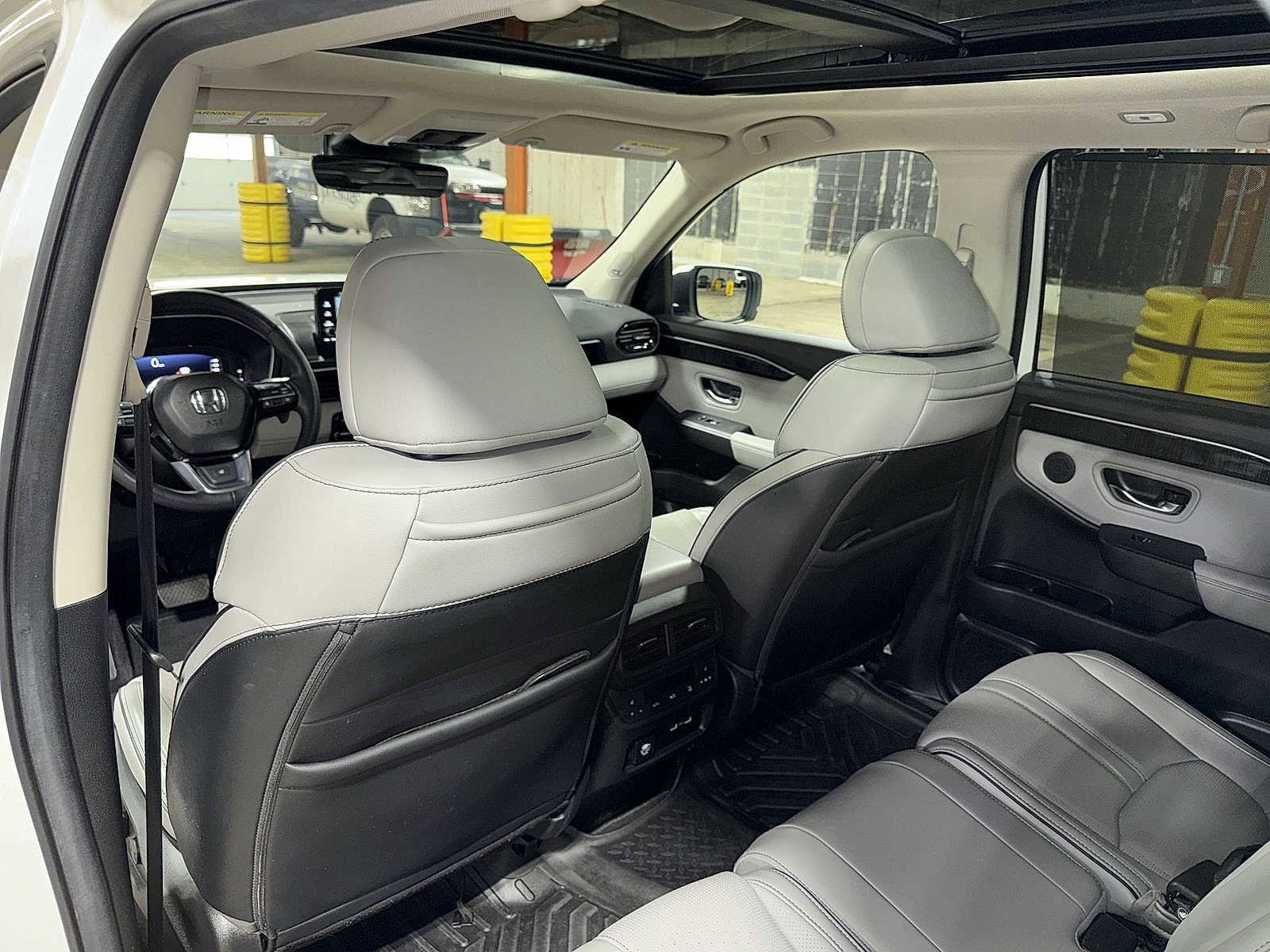 Thumbnail: 2023 Honda Pilot - 32