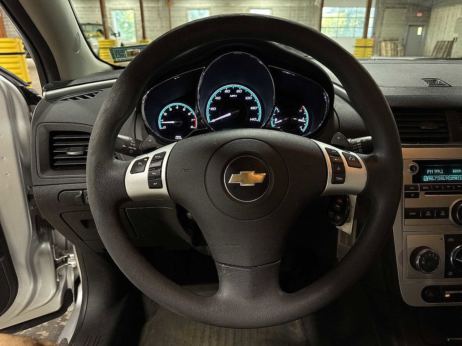 Thumbnail: 2010 Chevrolet Malibu - 18