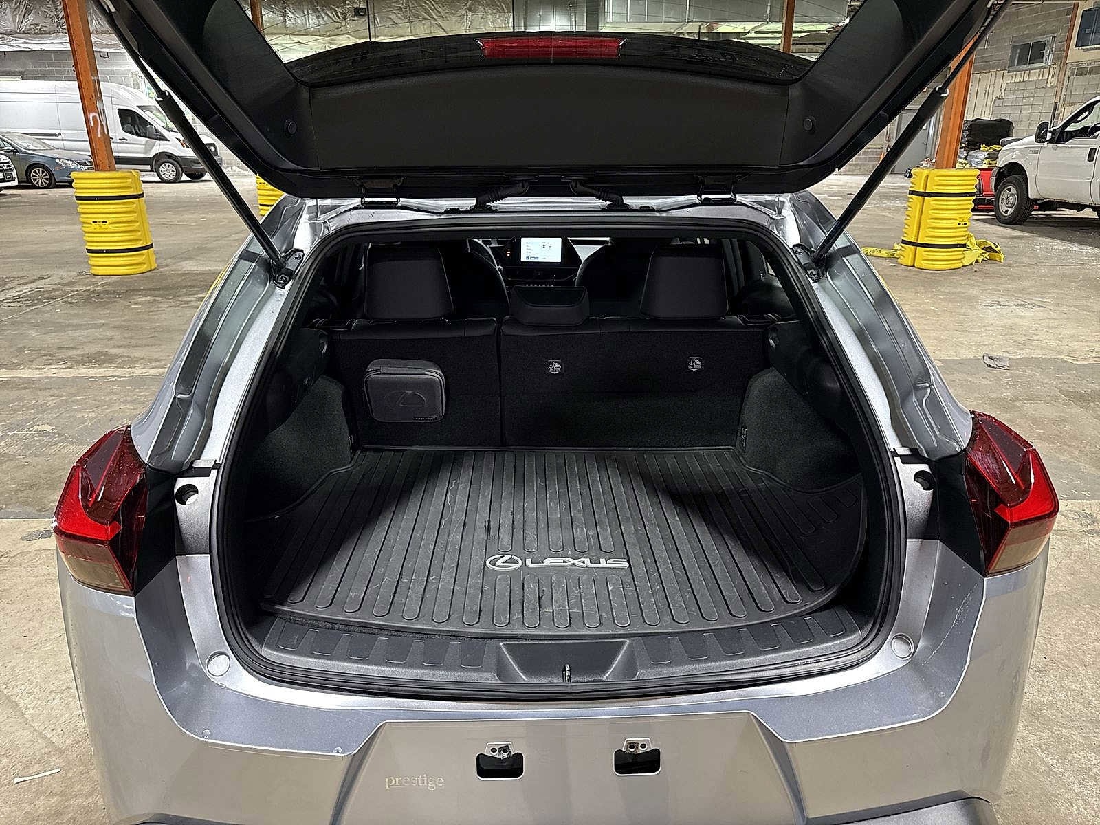 Thumbnail: 2023 Lexus UX - 11