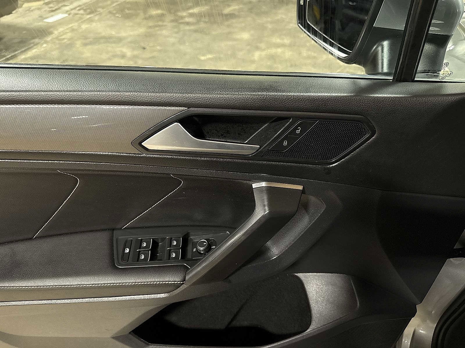 Thumbnail: 2023 Volkswagen Tiguan - 21