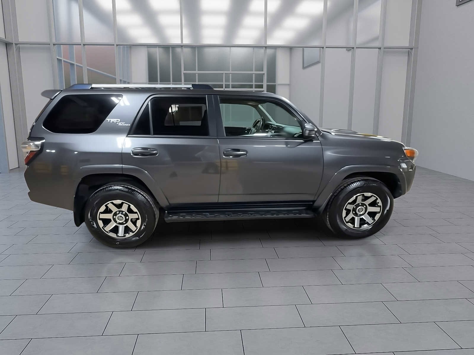 Thumbnail: 2017 Toyota 4Runner - 9