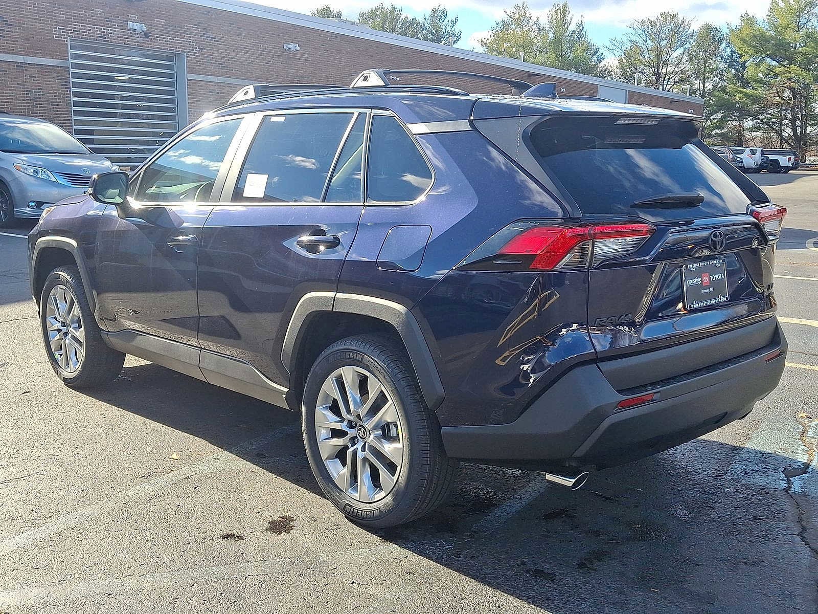 Thumbnail: 2025 Toyota RAV4 - 17