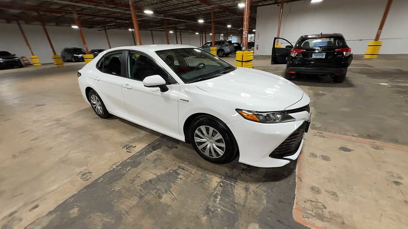 View vehicle photo 2