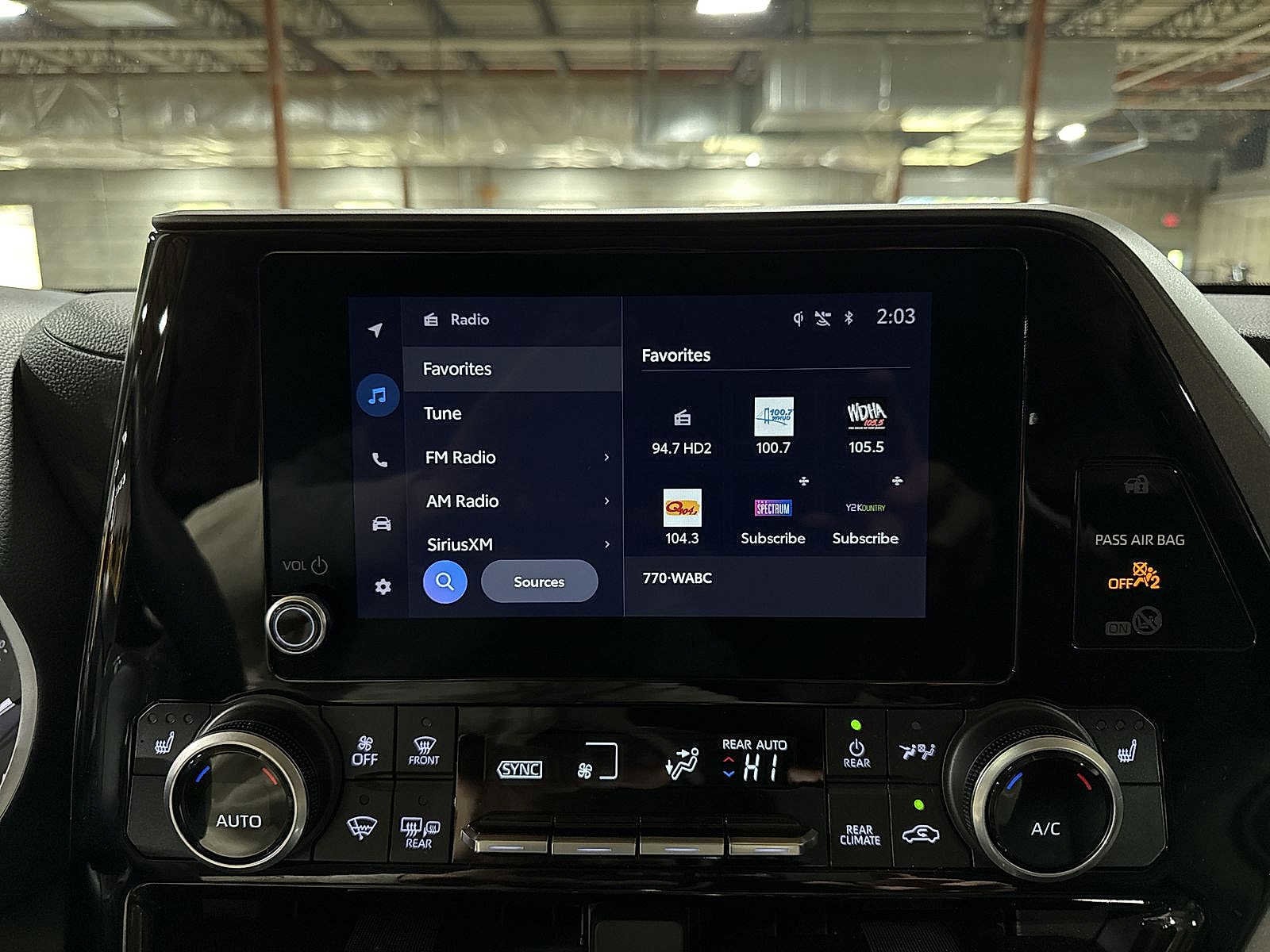 Thumbnail: 2023 Toyota Highlander - 21