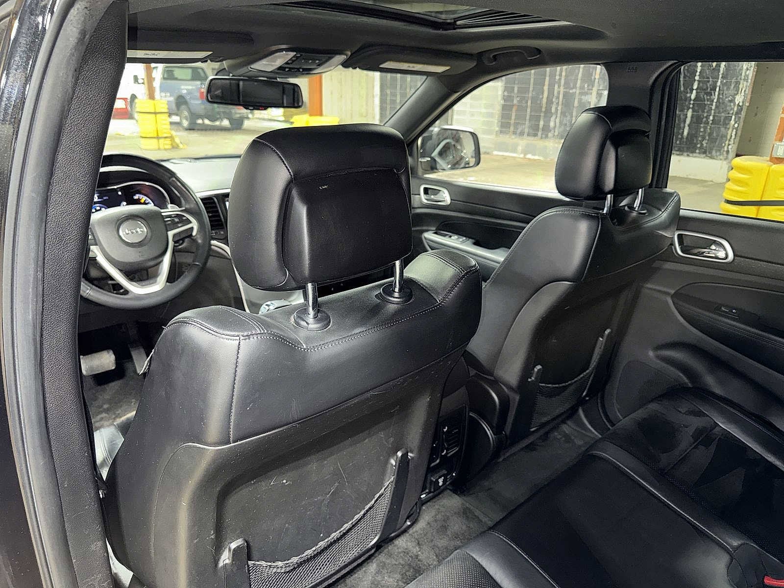 Thumbnail: 2015 Jeep Grand Cherokee - 30