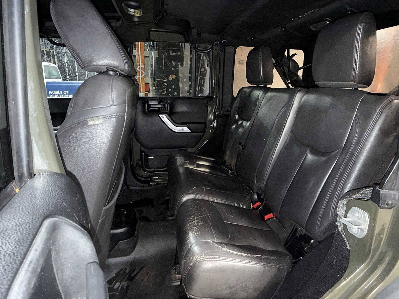 Thumbnail: 2015 Jeep Wrangler - 16