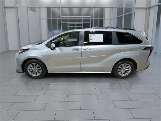 Thumbnail: 2022 Toyota Sienna - 5