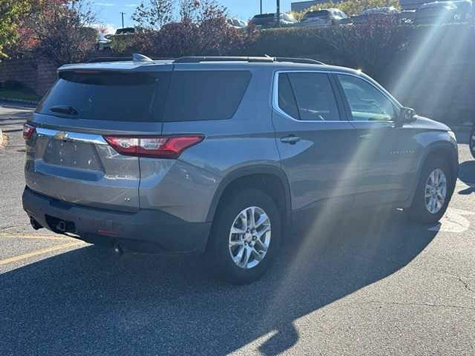 Thumbnail: 2021 Chevrolet Traverse - 4
