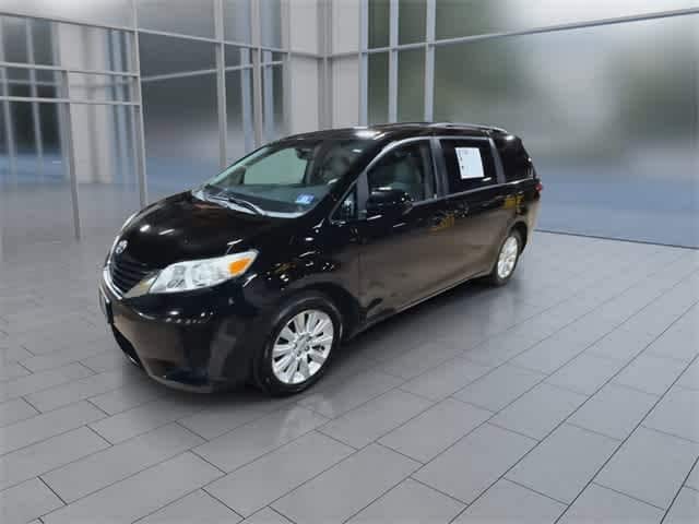 Thumbnail: 2011 Toyota Sienna - 4