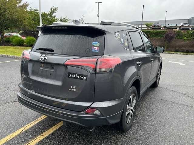 Thumbnail: 2016 Toyota RAV4 - 4