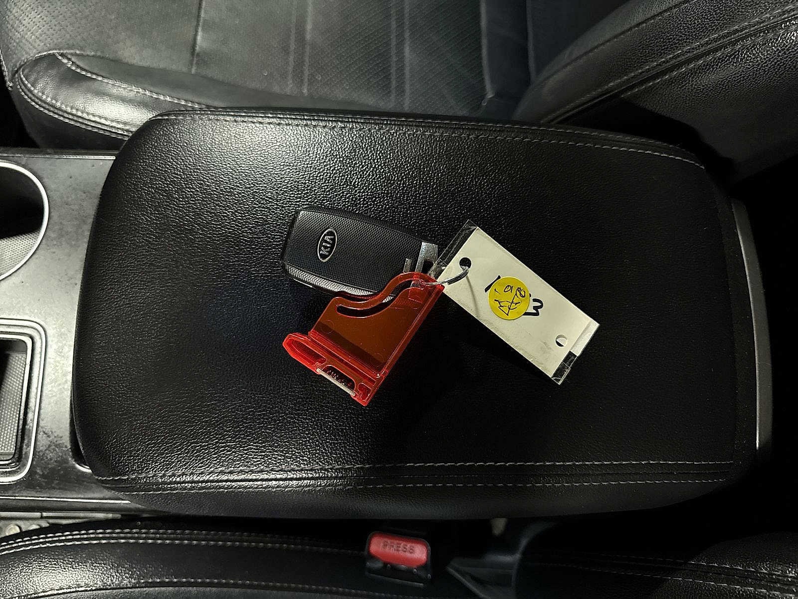 Thumbnail: 2016 Kia Sorento - 37