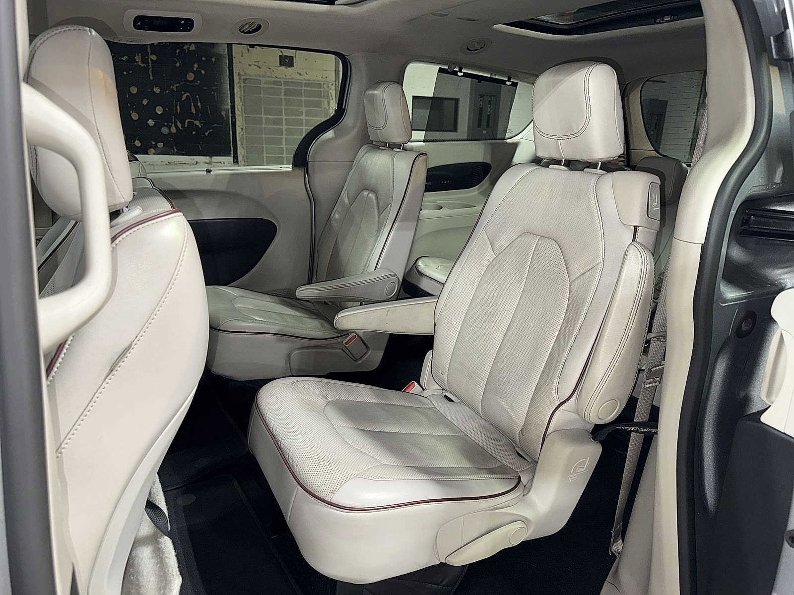 Thumbnail: 2019 Chrysler Pacifica - 17