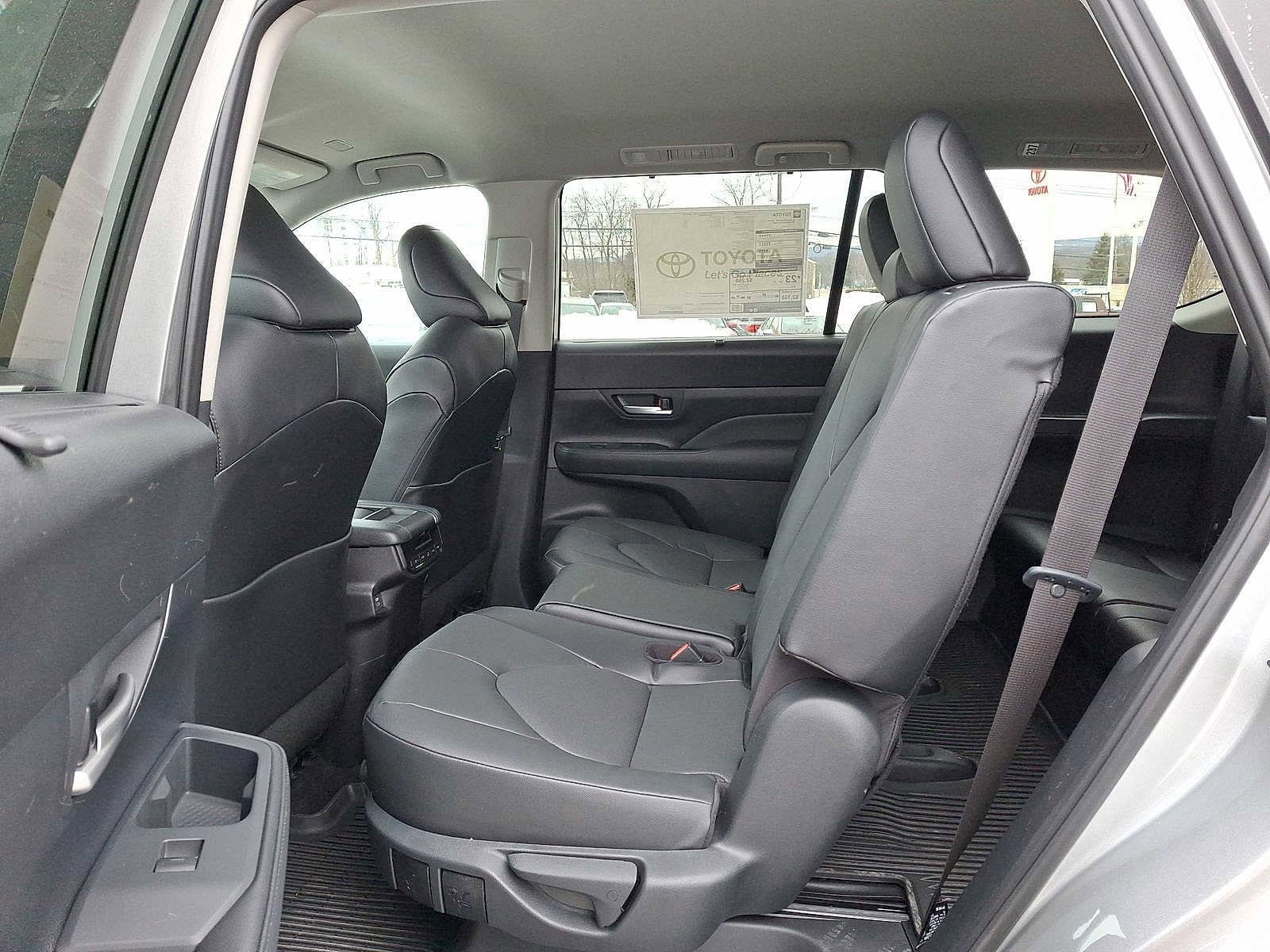 Thumbnail: 2026 Toyota Grand Highlander - 13