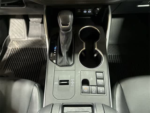 Thumbnail: 2024 Toyota Highlander - 34