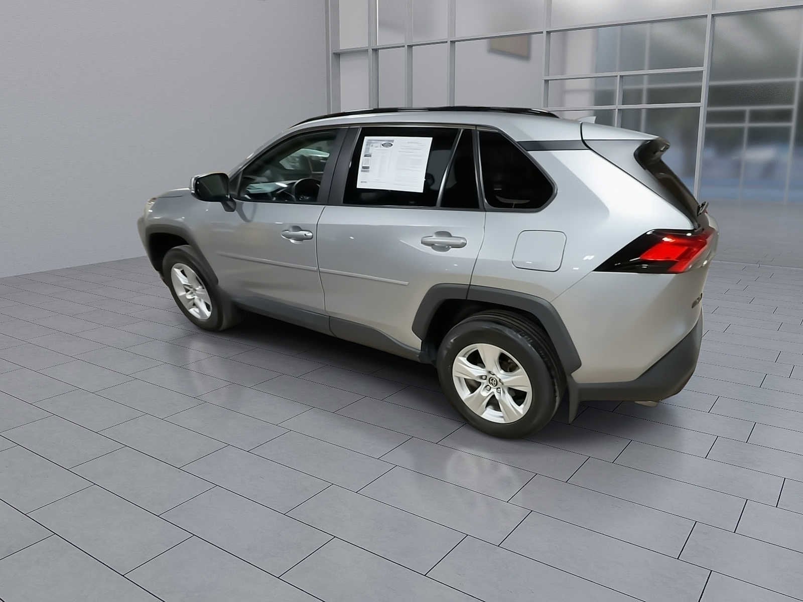 Thumbnail: 2021 Toyota RAV4 - 6