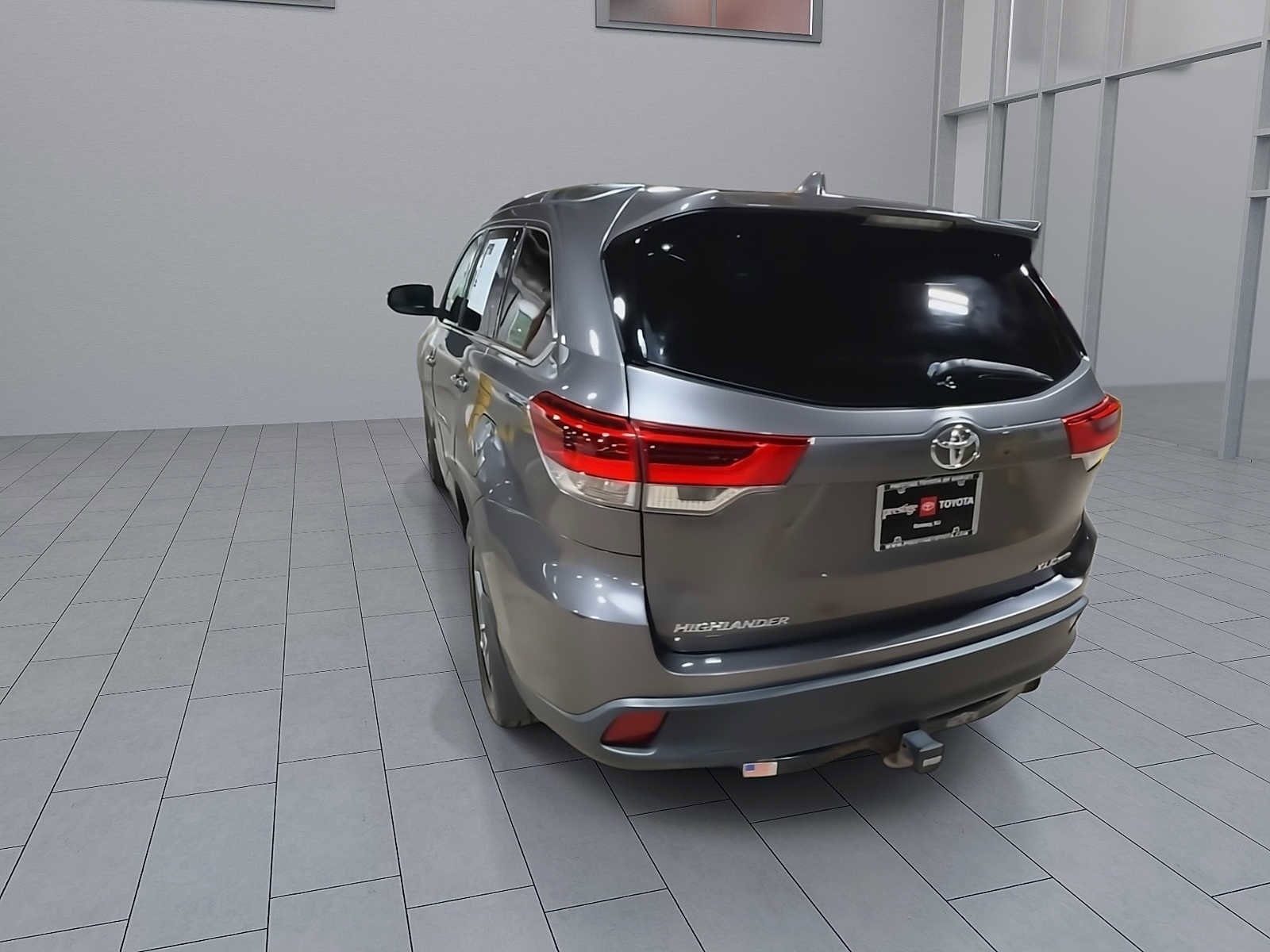 Thumbnail: 2019 Toyota Highlander - 7