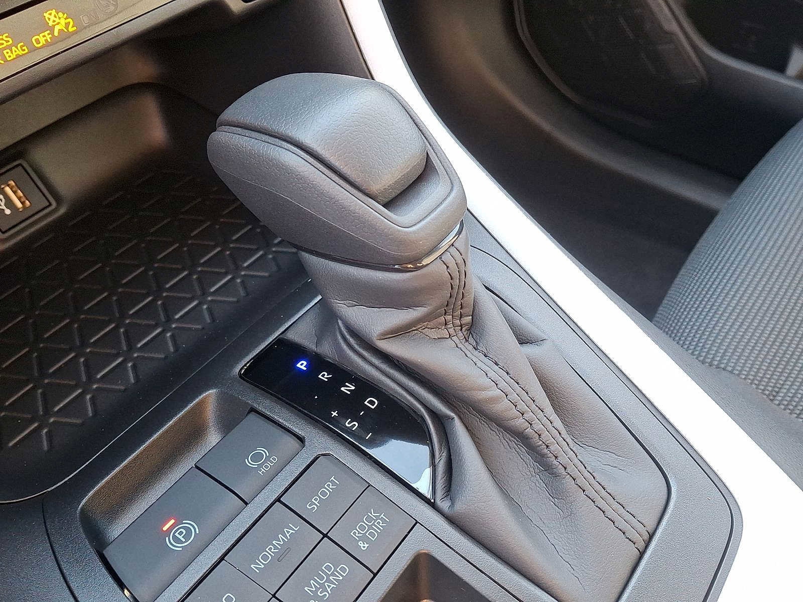 Thumbnail: 2025 Toyota RAV4 - 21