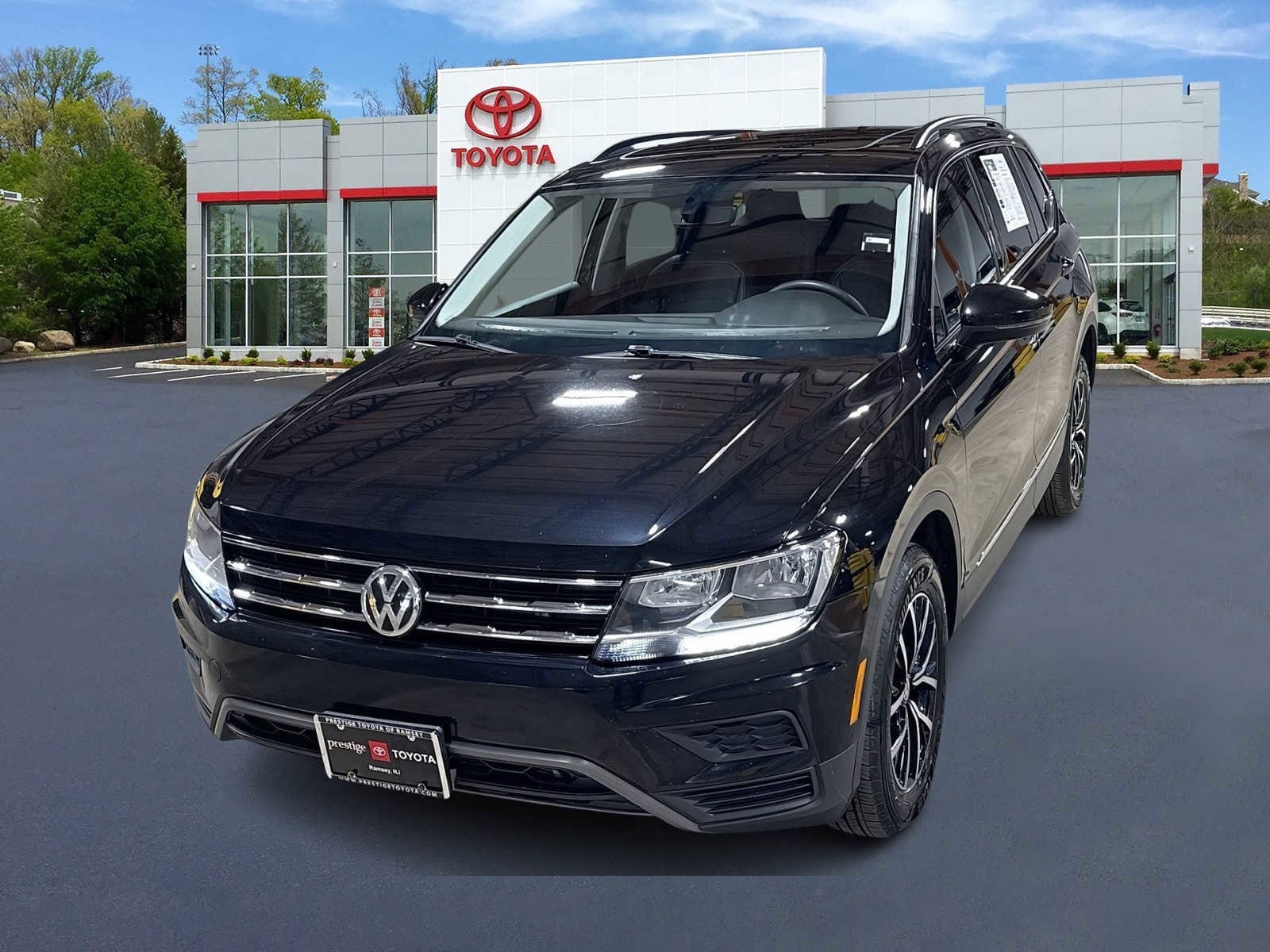 Thumbnail: 2021 Volkswagen Tiguan - 1