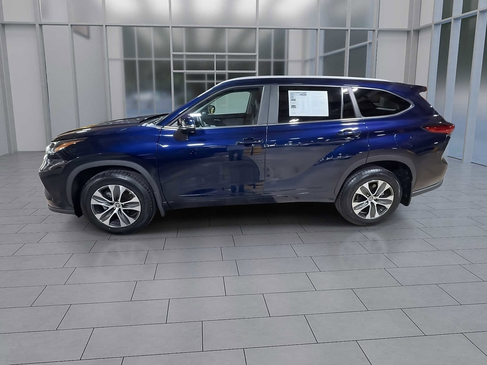 Thumbnail: 2023 Toyota Highlander - 5