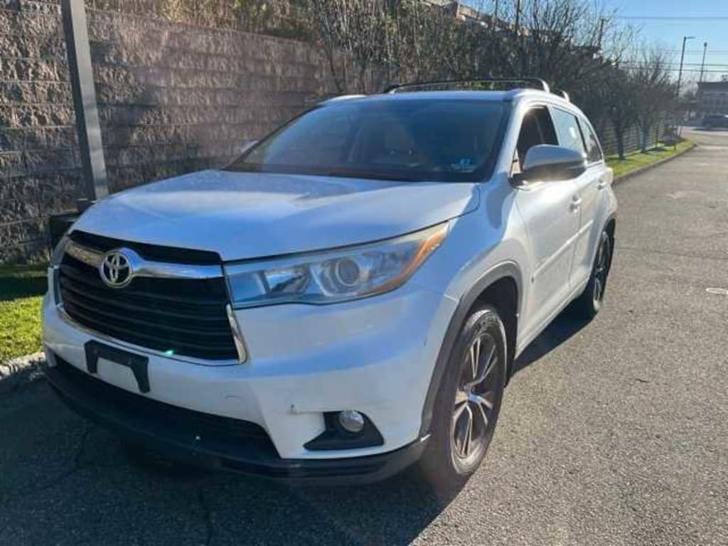 Used 2016 Toyota Highlander XLE V6 SUV