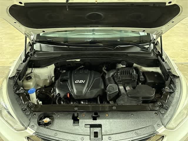 Thumbnail: 2016 Hyundai Santa Fe - 12