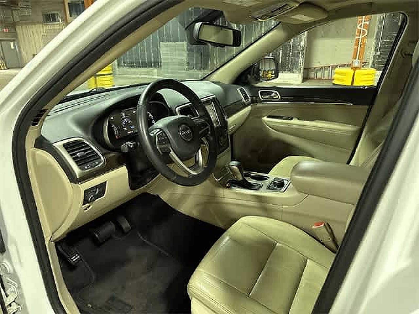 Thumbnail: 2016 Jeep Grand Cherokee - 48