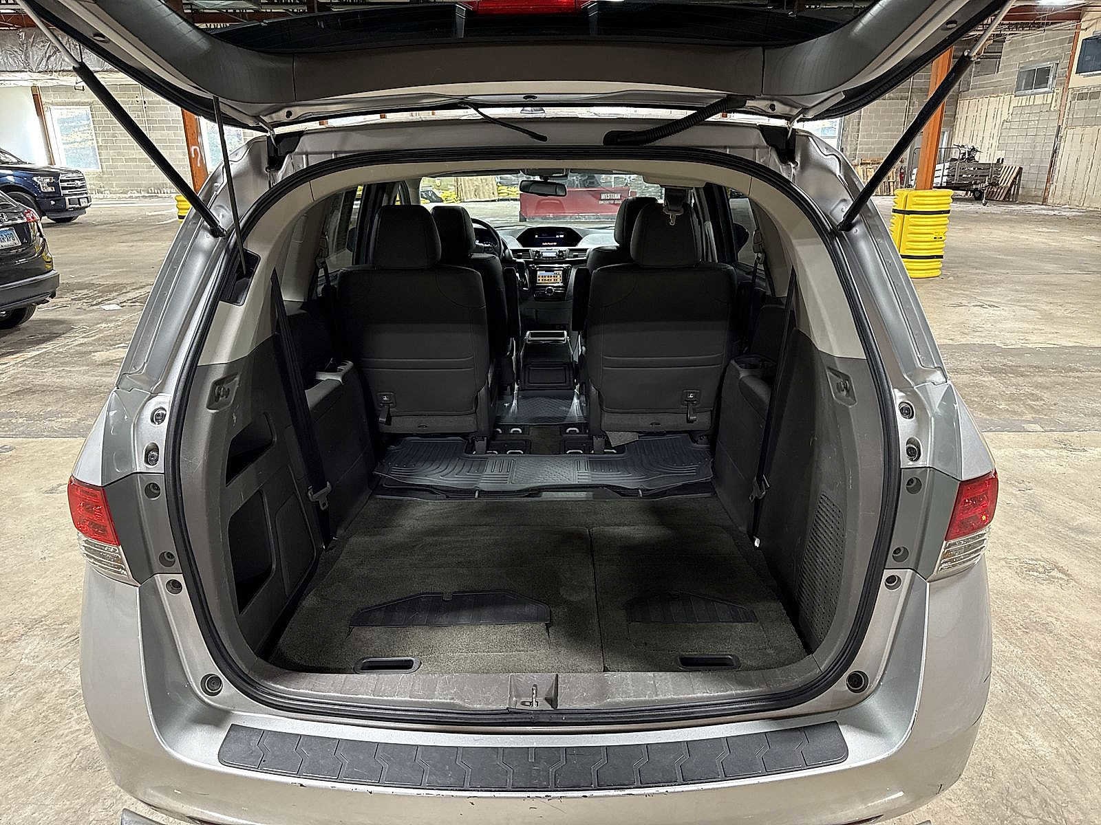 Thumbnail: 2015 Honda Odyssey - 10