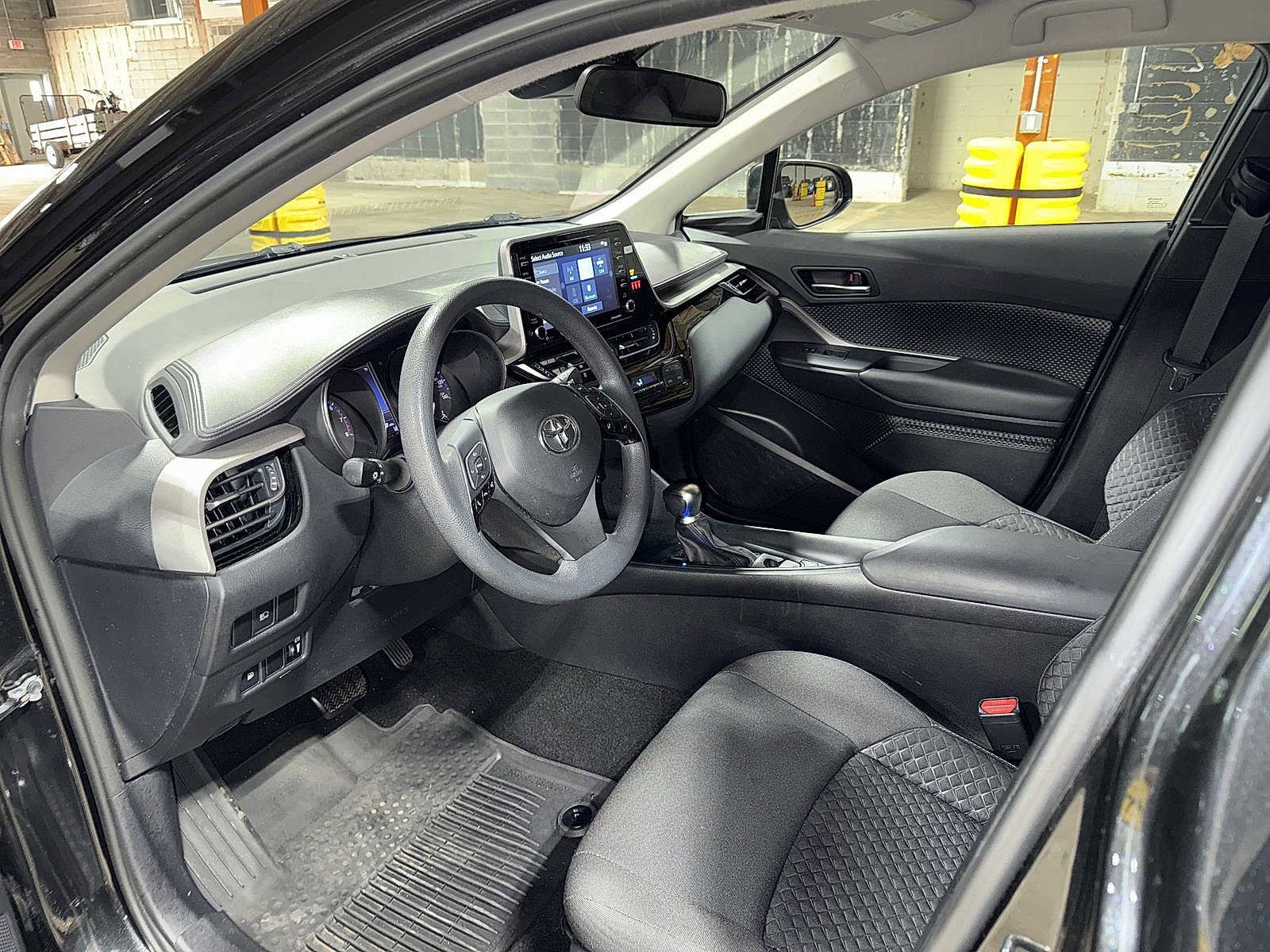 Thumbnail: 2021 Toyota C-HR - 32