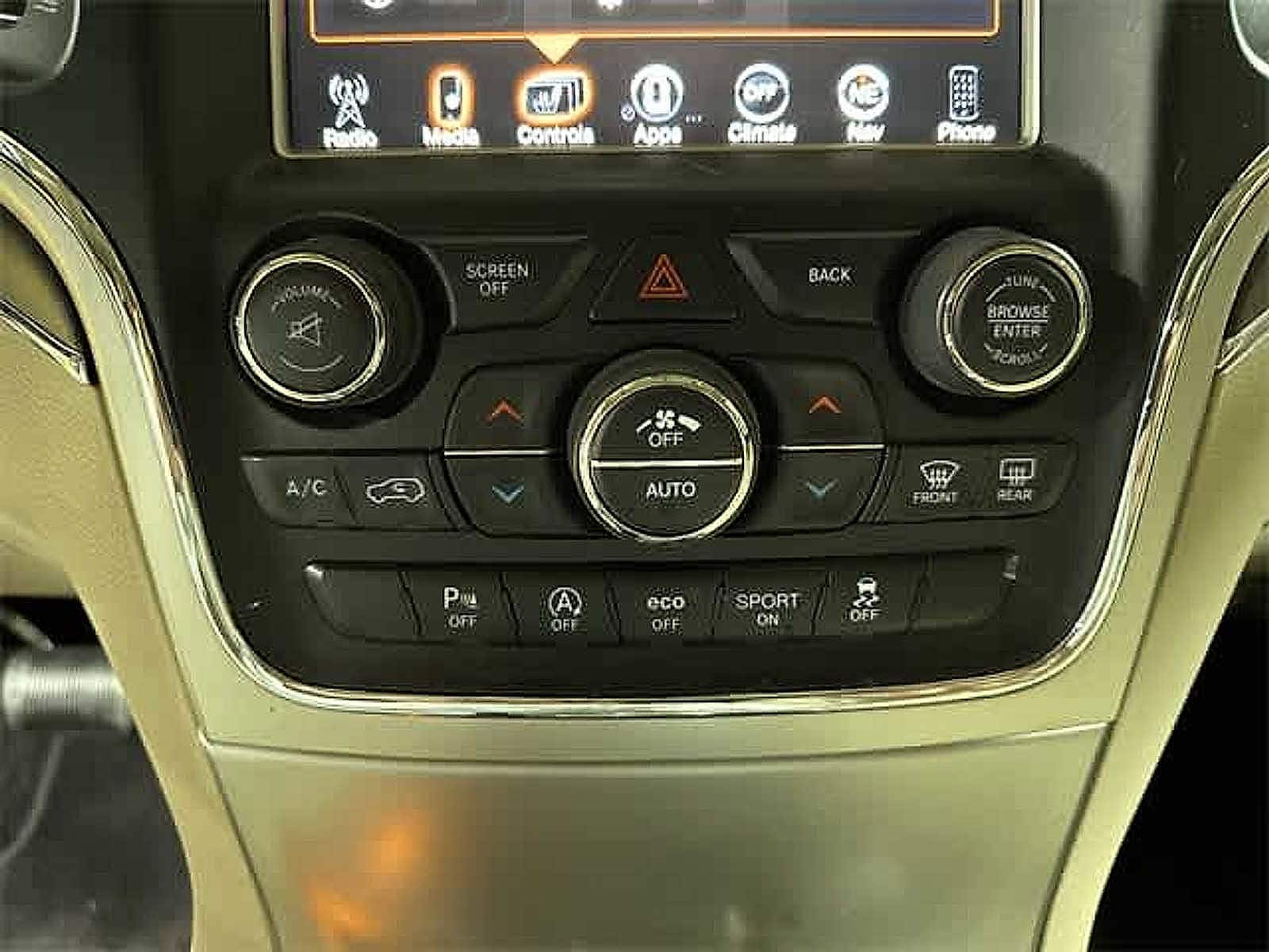 Thumbnail: 2016 Jeep Grand Cherokee - 34