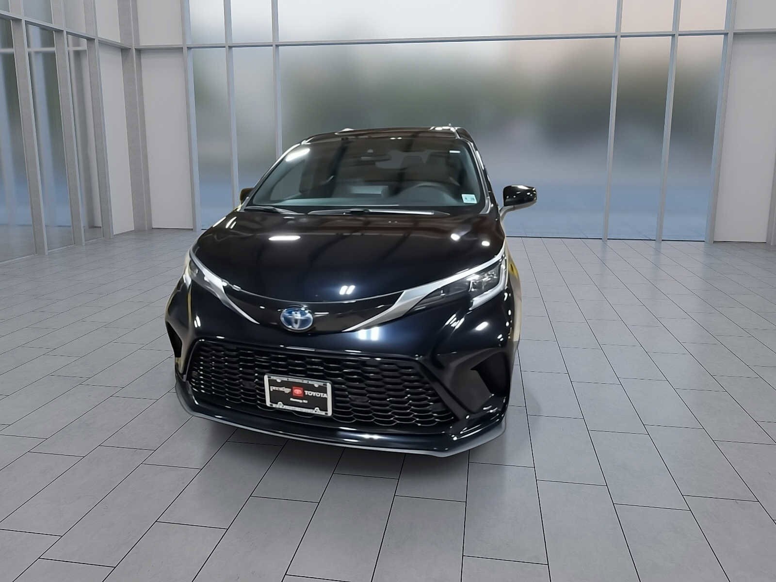 2023 Toyota Sienna XSE photo 3