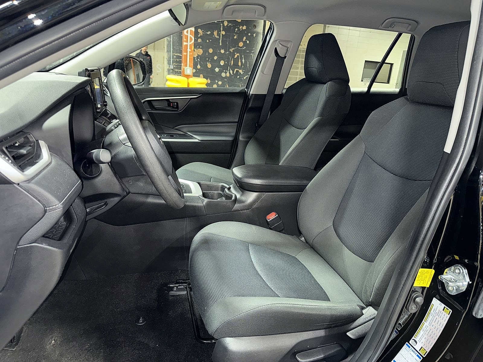 Thumbnail: 2021 Toyota RAV4 - 15