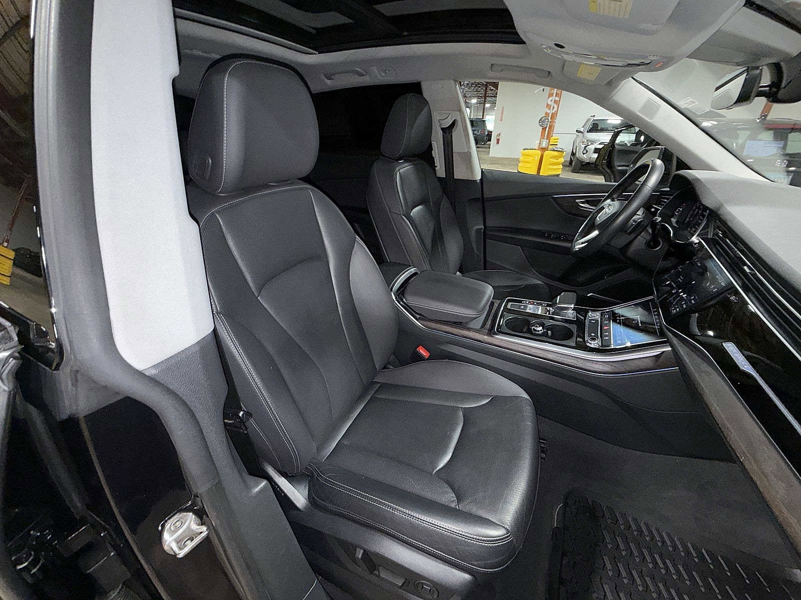 Thumbnail: 2020 Audi Q8 - 16