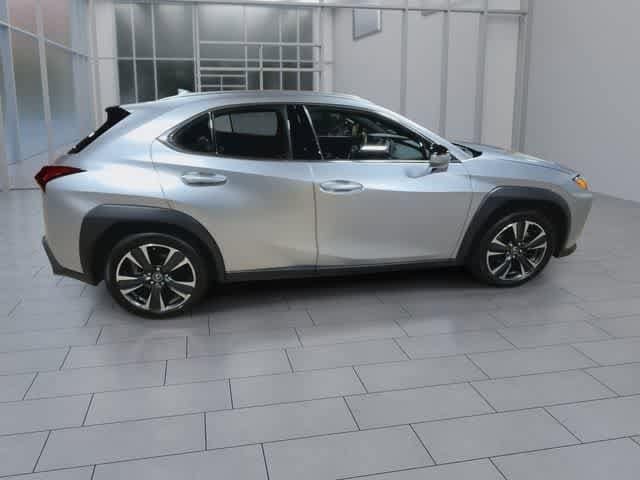 Thumbnail: 2023 Lexus UX - 9