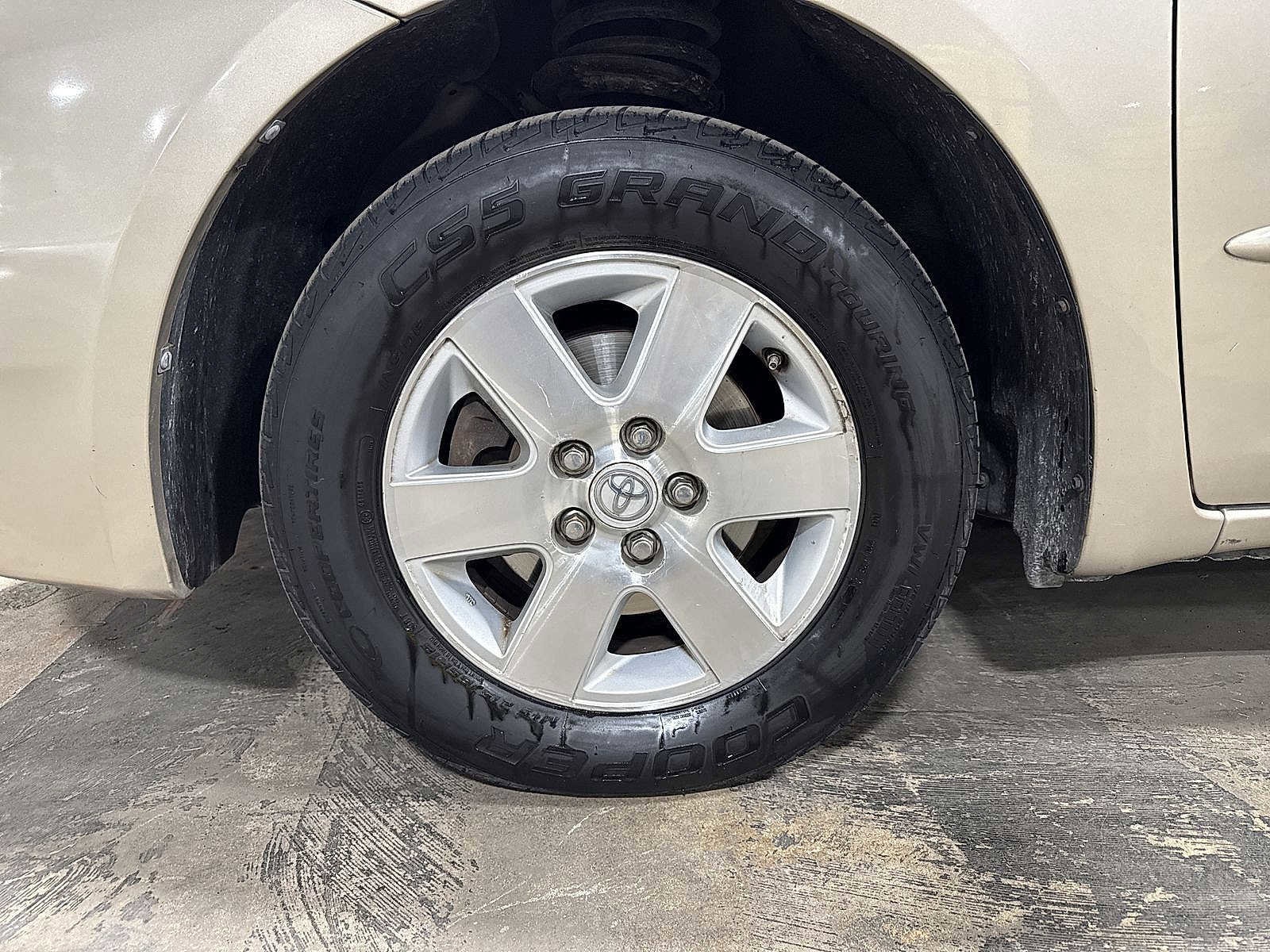 Thumbnail: 2007 Toyota Sienna - 10