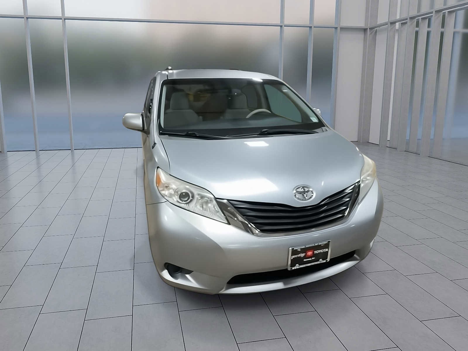 Thumbnail: 2014 Toyota Sienna - 3