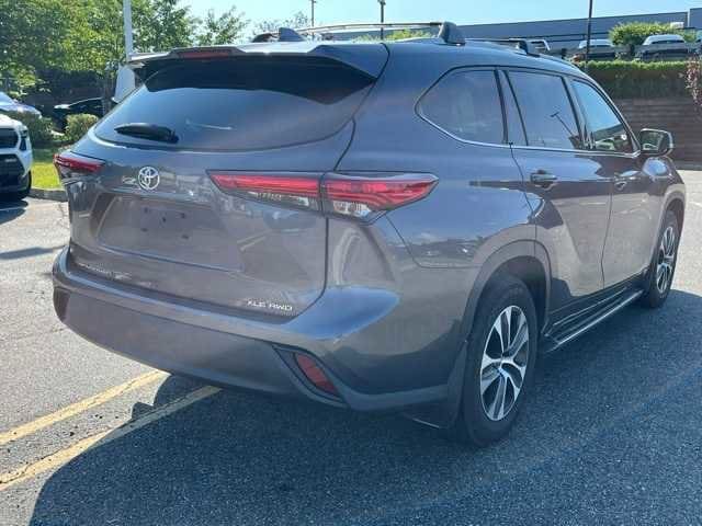 Thumbnail: 2022 Toyota Highlander - 4
